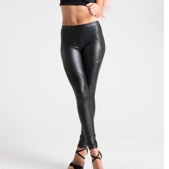 Fleece Lined Faux Leather Moto Leggings - Picture 2 of 7